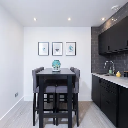 Apartment Center Studio - Spanish Arch *